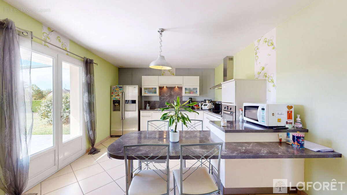 Maison à VILLENEUVE-SUR-ALLIER