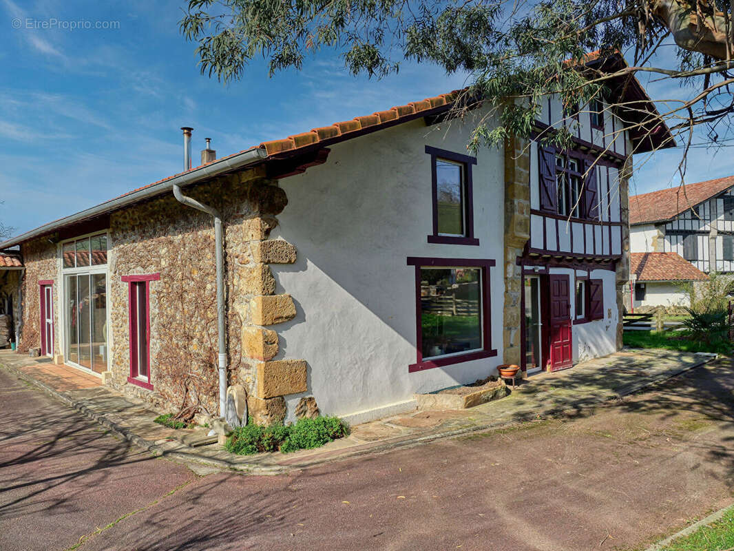 Maison à SAINT-PEE-SUR-NIVELLE