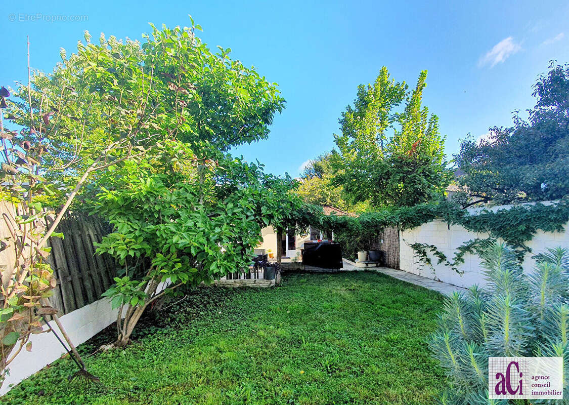 Maison à L&#039;HAY-LES-ROSES