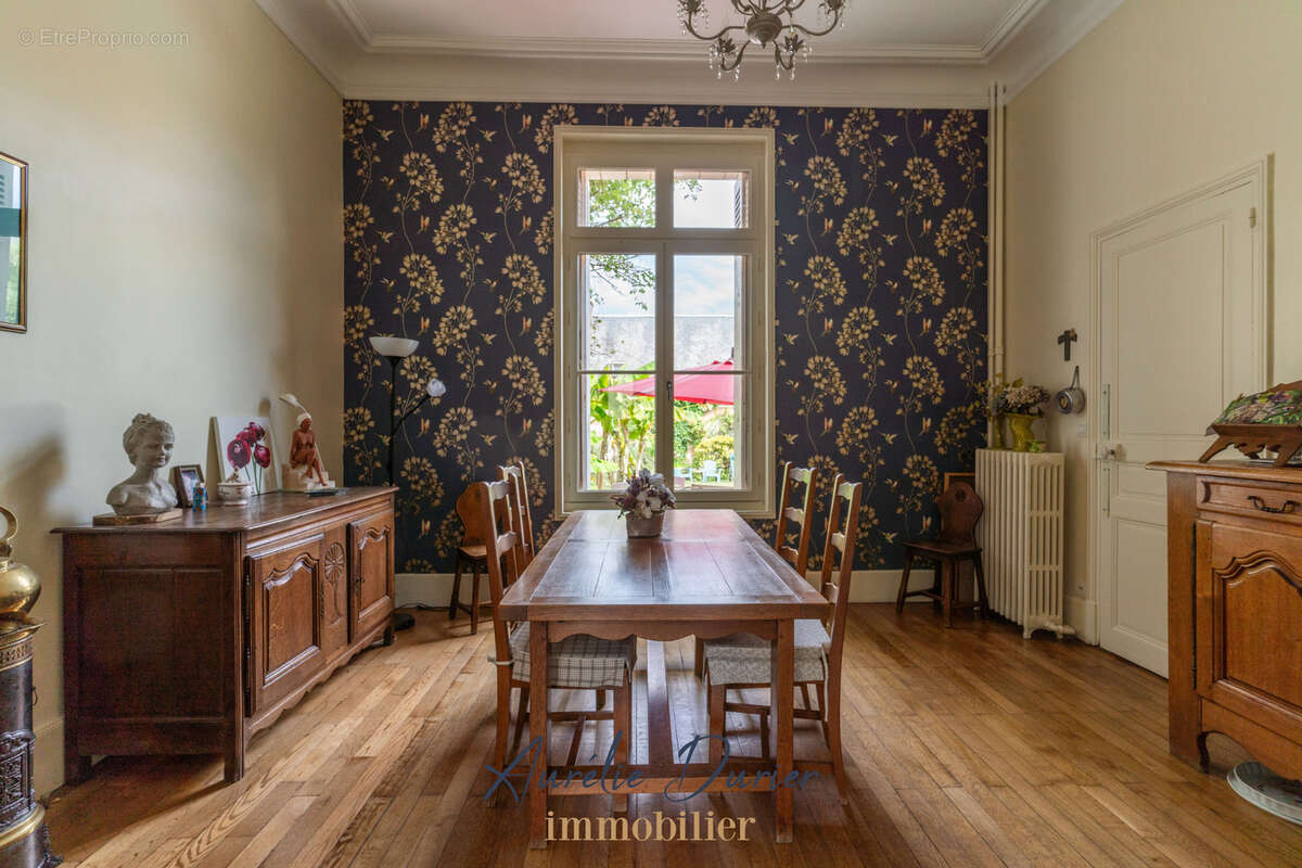 Maison à SAINT-ETIENNE-DE-CHIGNY