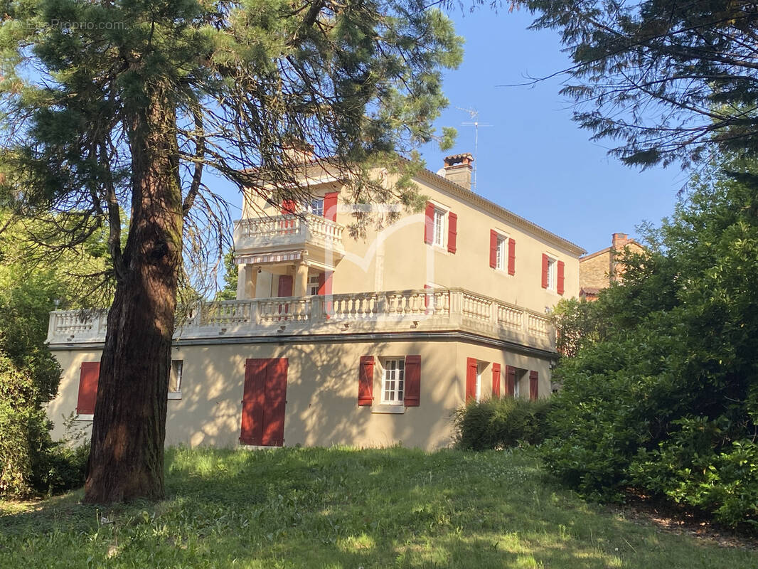 Maison à SAINT-CERE