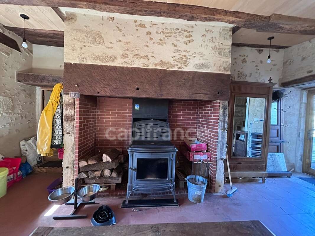 Maison à vendre 3 pièces HAUTEFORT (24) - photo 8