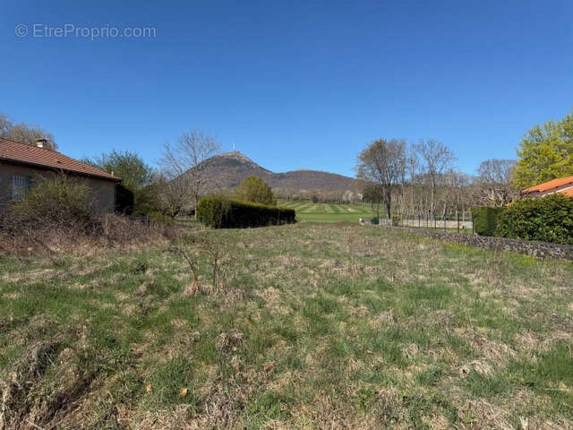 Terrain à ORCINES