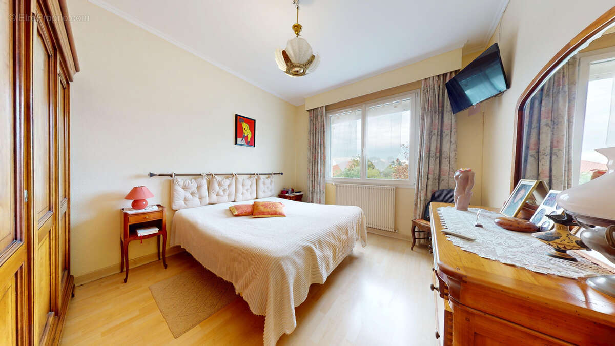 Maison à LA SALVETAT-SAINT-GILLES