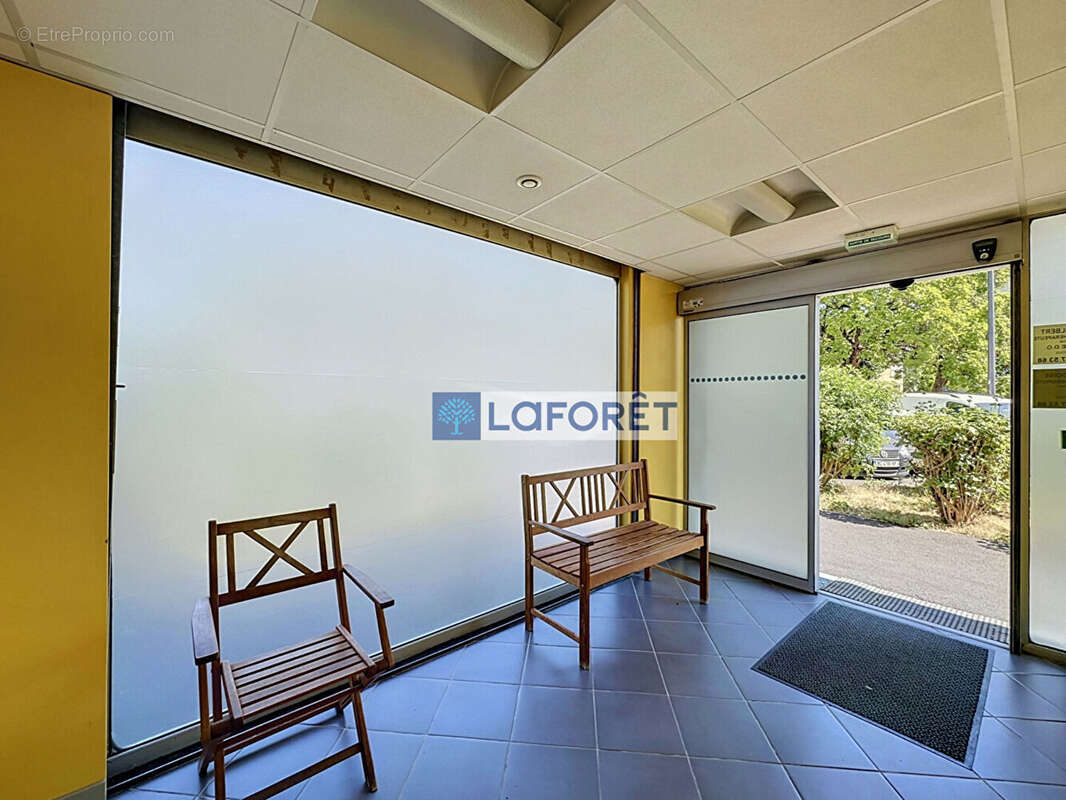 Local commercial Saint Dizier 93.06 m2 - photo 6