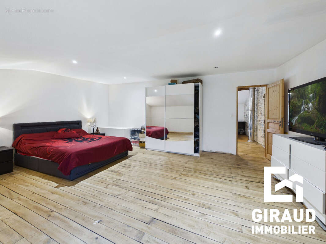 Maison 247 m² à La Chapelle-Aux-Lys  - photo 9