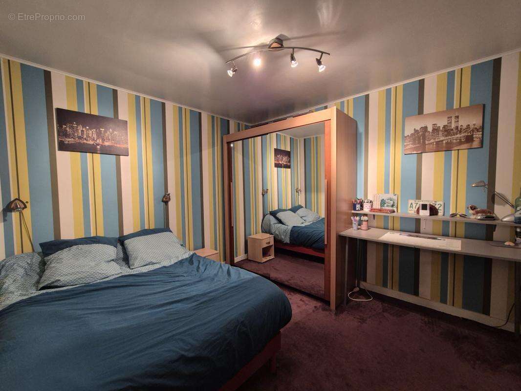 Maison en pierres sous ardoises -- 5 chambres, double garage - photo 8