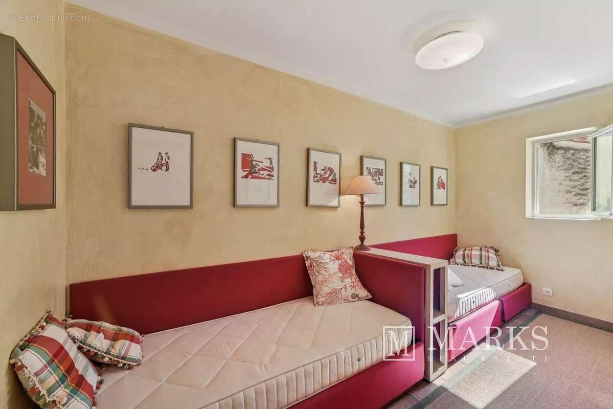 Appartement 3 chambres en centre-ville avec trois balcons - photo 13