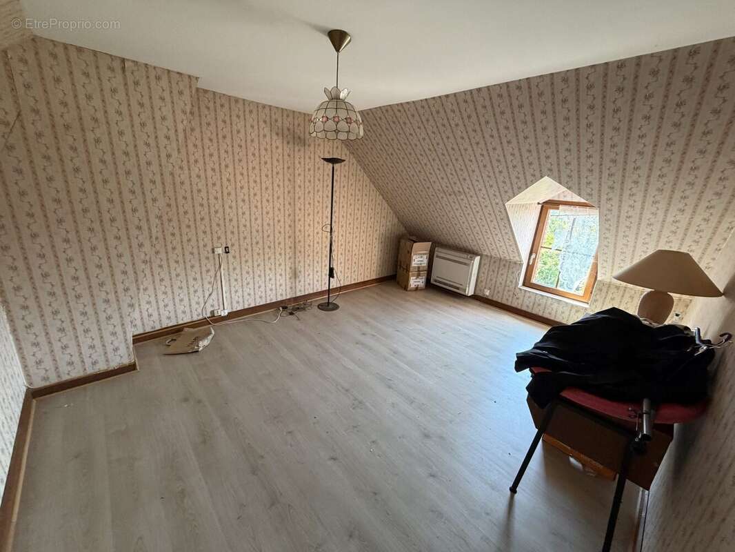 Maison 91 m² à Santranges  - photo 6