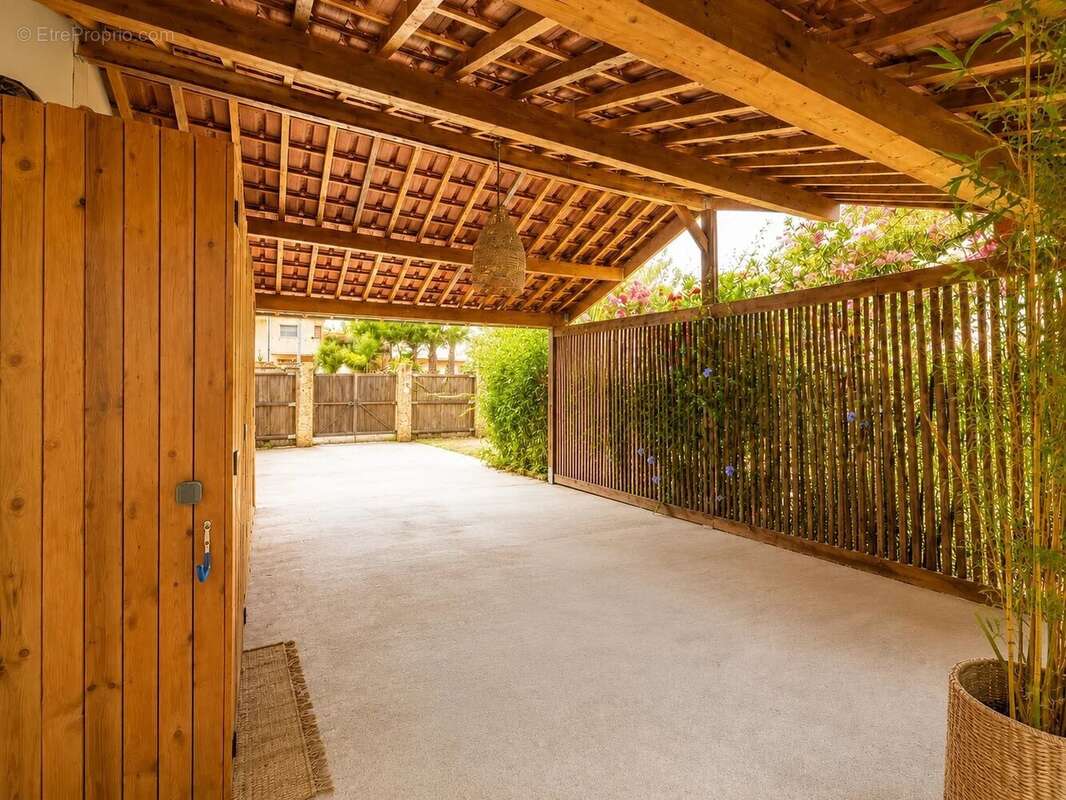 OLETTA / Villa 5 pièces avec piscine et jardin arboré. - photo 12