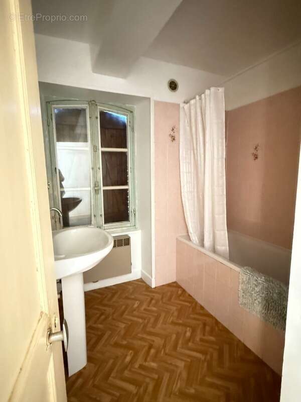 Maison à BUSSIERE-DUNOISE