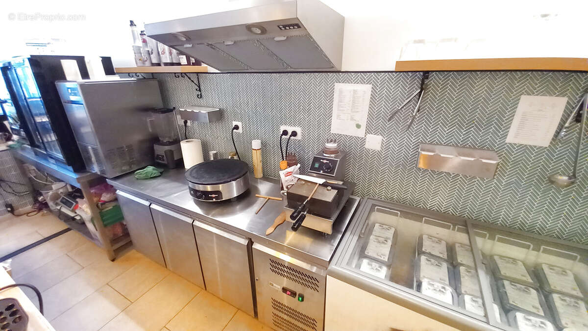 Commerce à LAMALOU-LES-BAINS