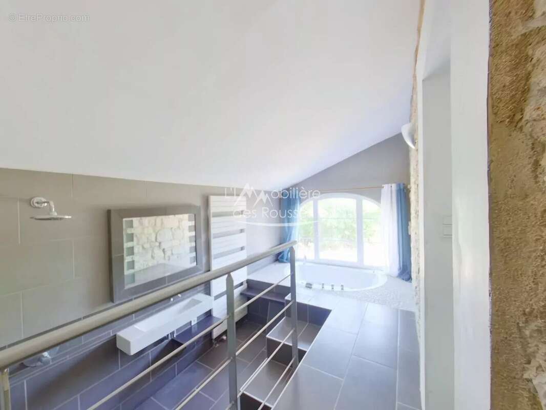 Propriété de caractère avec écurie et vaste domaine - photo 10