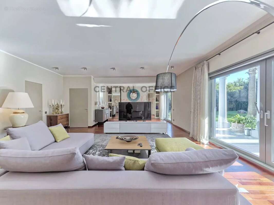 Maison à MOUGINS