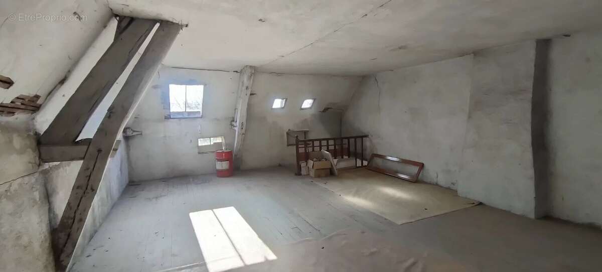 Maison à SAINT-BONNET-DE-JOUX