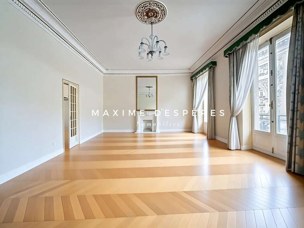 Appartement à PARIS-2E