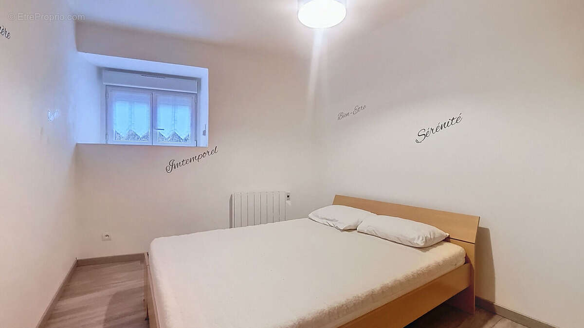 Maison à LE VERNET-SAINTE-MARGUERITE