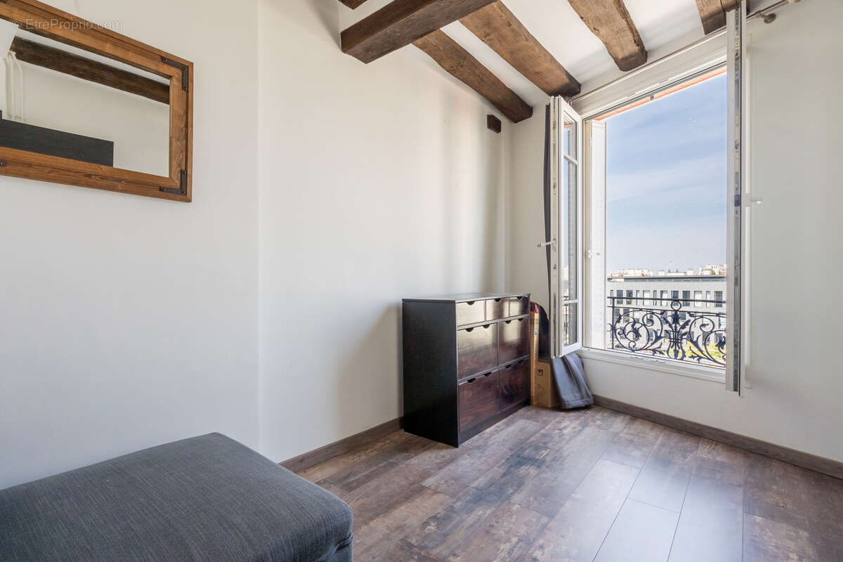 Duplex en dernier étage - charme de l'ancien et rénovation contemporaine - photo 6