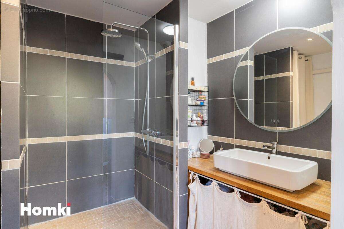 Appartement à MARSEILLE-6E