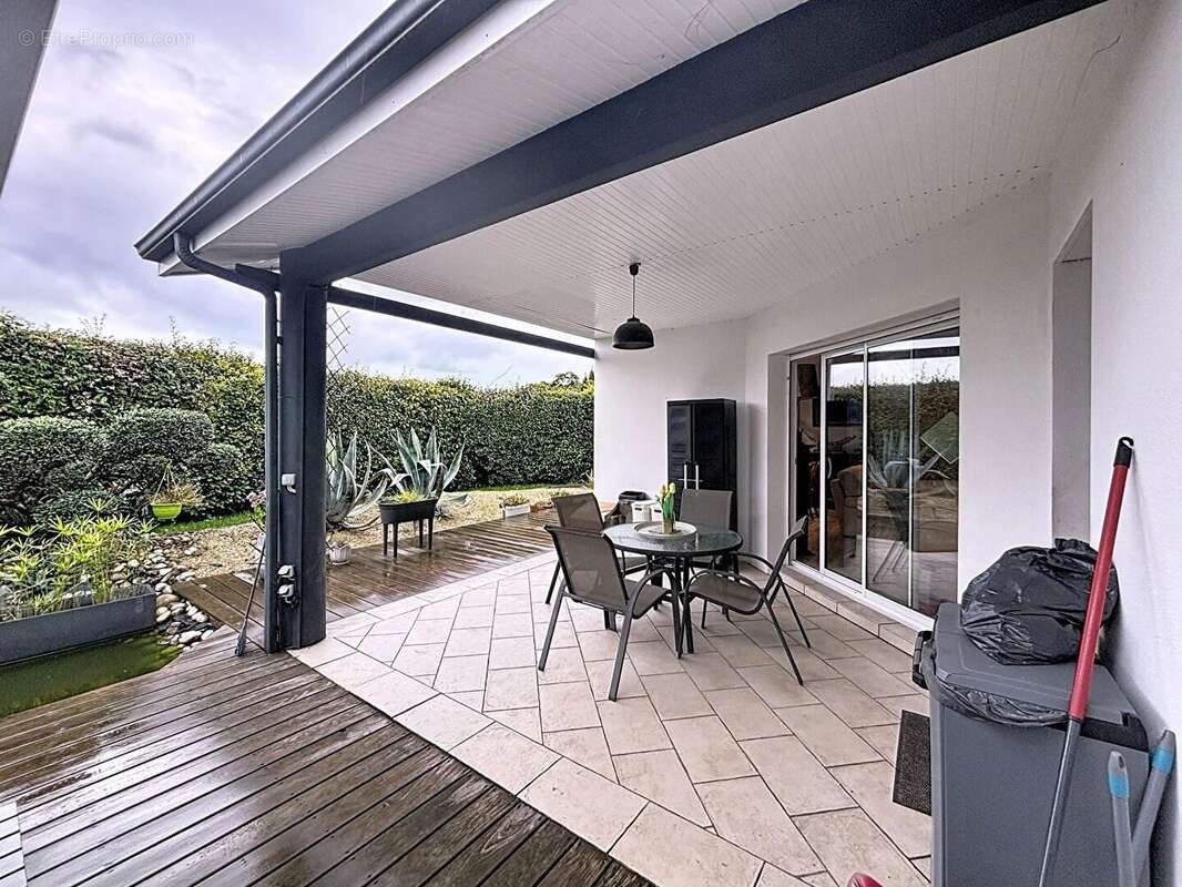 Maison à PARENTIS-EN-BORN