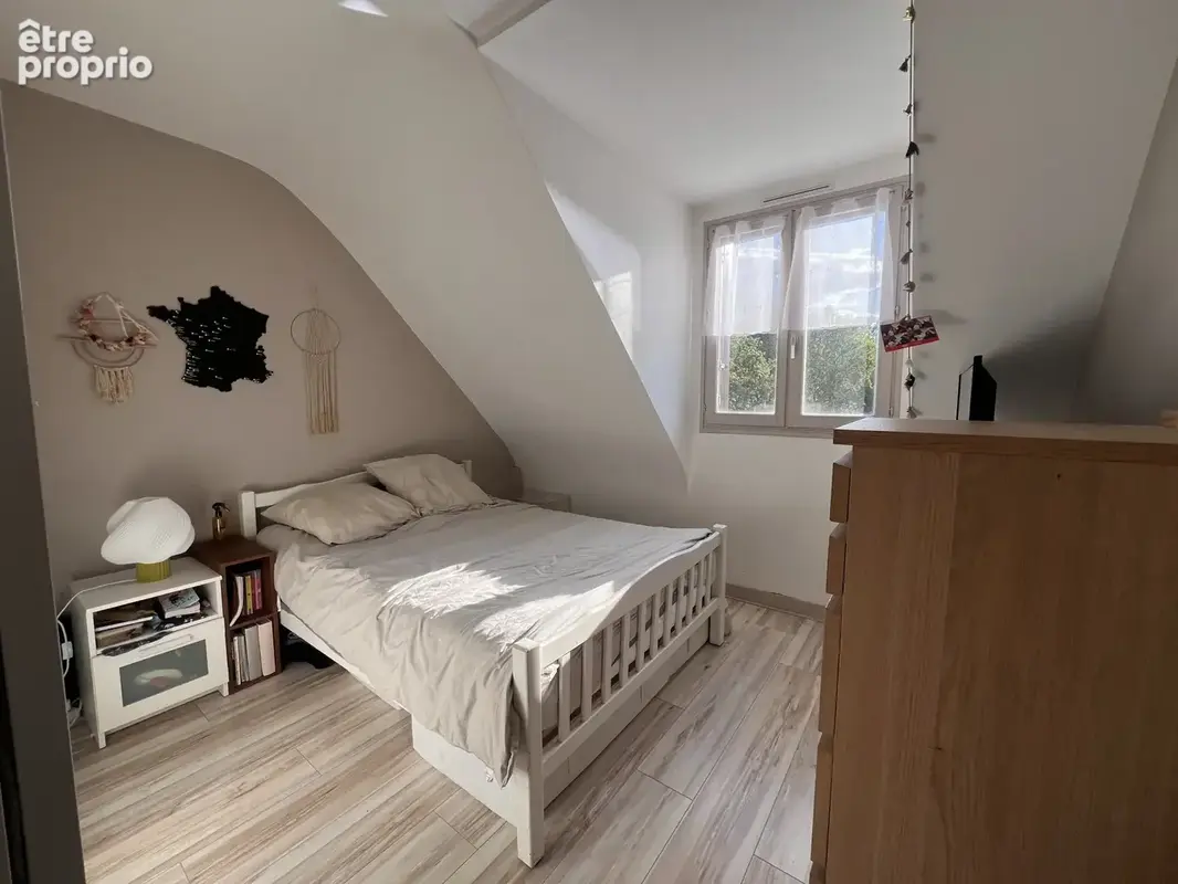 À Joué-Lès-Tours, maison avec piscine, belle véranda, 4 chambres à acheter - photo 11