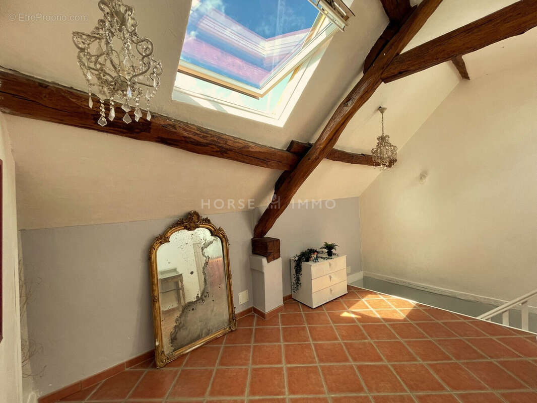 Maison 208 m² à Chailly-En-Brie  - photo 8