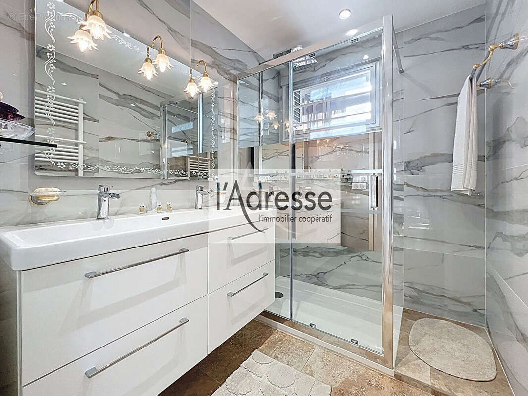 Appartement à VALLAURIS