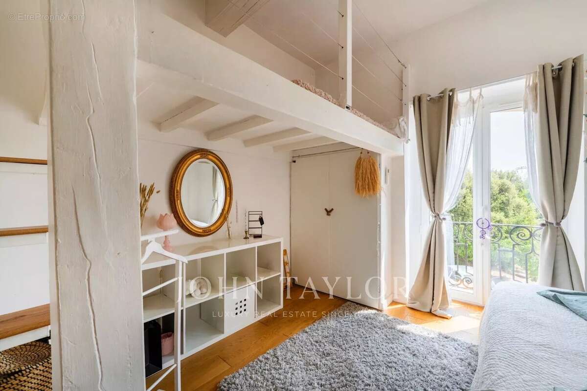 Maison à VENTABREN