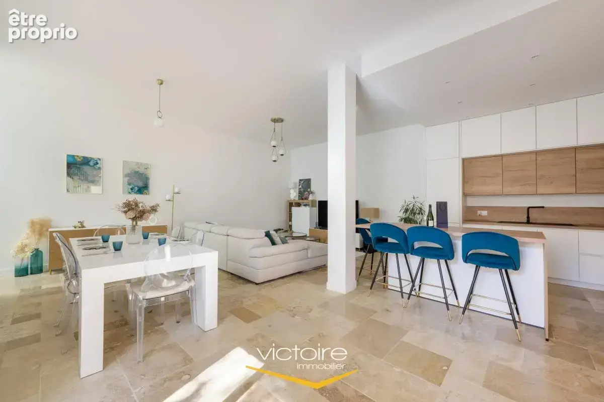 LYON 3 MONTCHAT –  Spacieux T4 119 M² (transformable en T5) avec PATIO PRIVATIF - photo 3