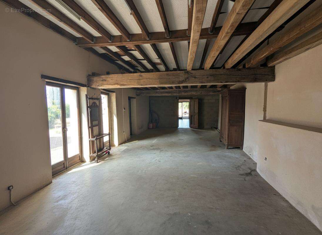 28240-Longère à rénover d'environ 250m2 avec maison indépendante de 50m2 - photo 10