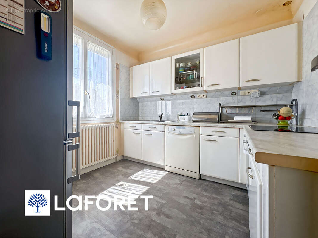 Maison à SAINTE-GENEVIEVE-DES-BOIS