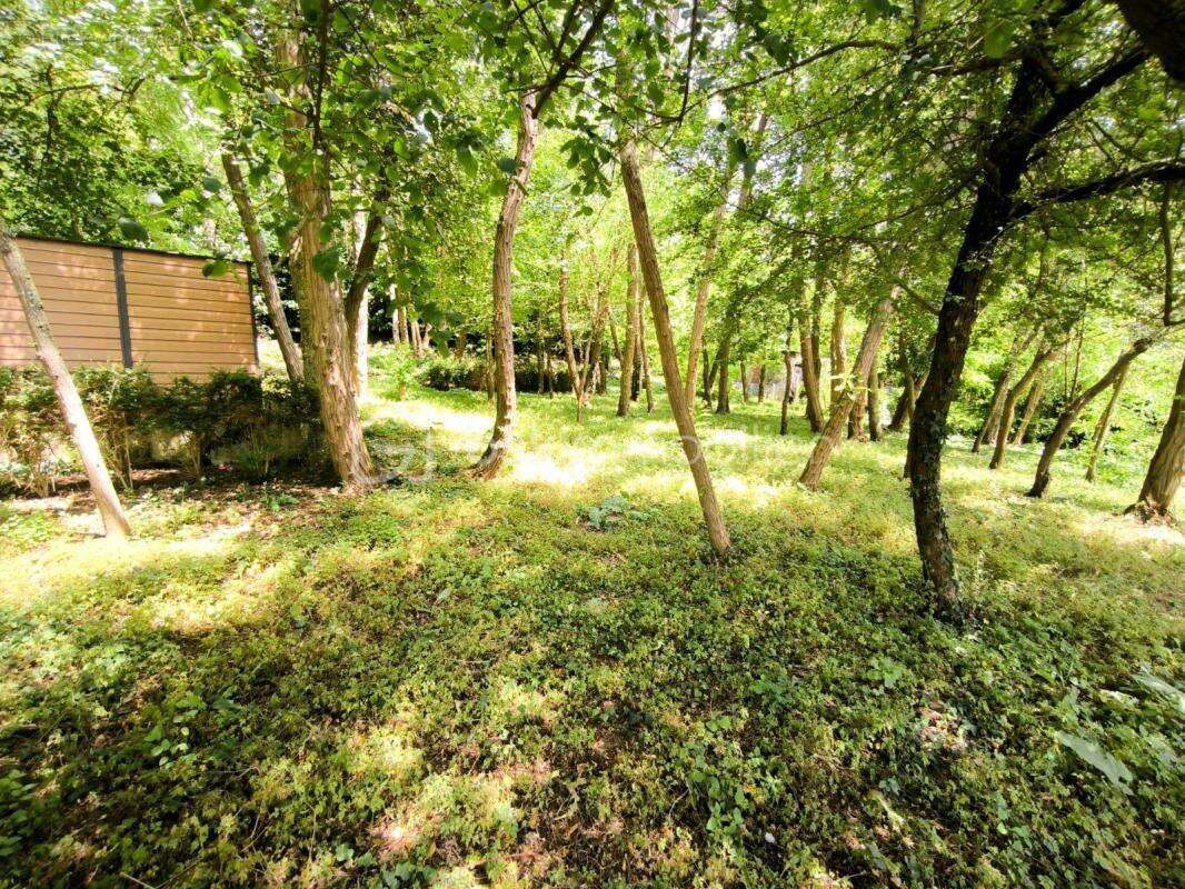 NOUVEAU PRIX – Maison familiale, volumes et terrain arboré au rendez-vous - photo 24