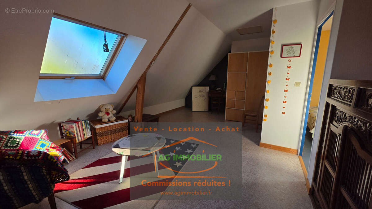 Maison à MONTGERMONT