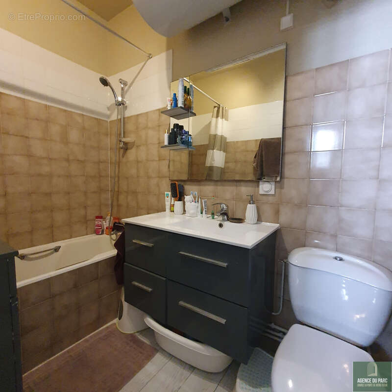 Appartement de trois pièces en cœur de ville - photo 6