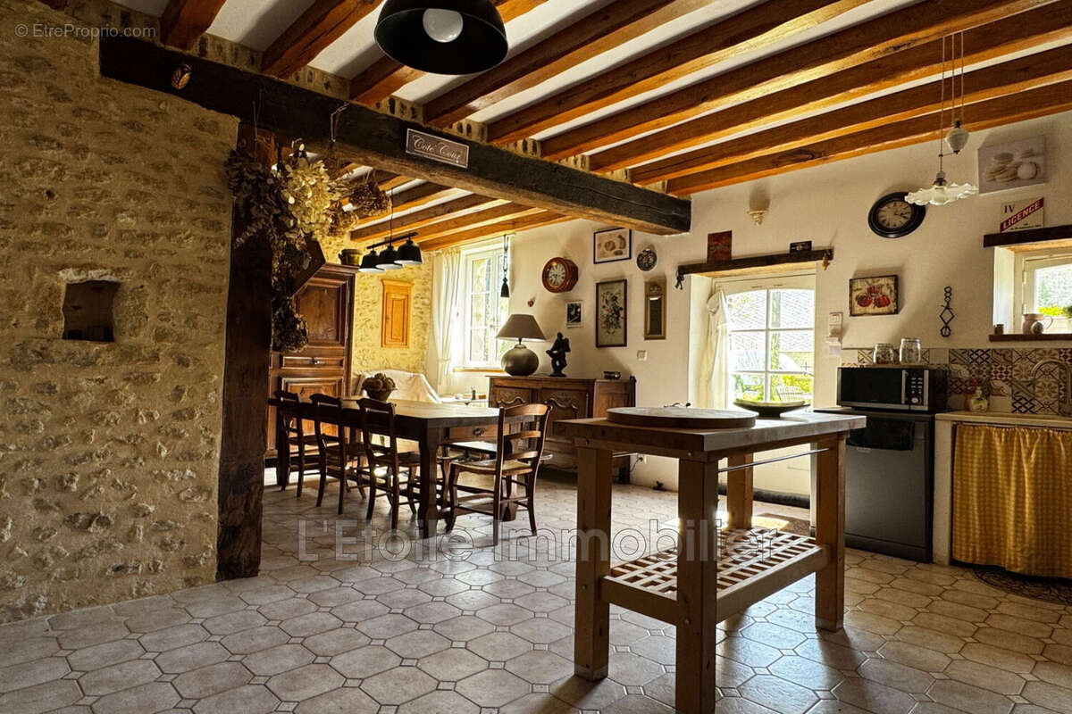Maison 78 m² à Saint-Aubin-De-Courteraie  - photo 2
