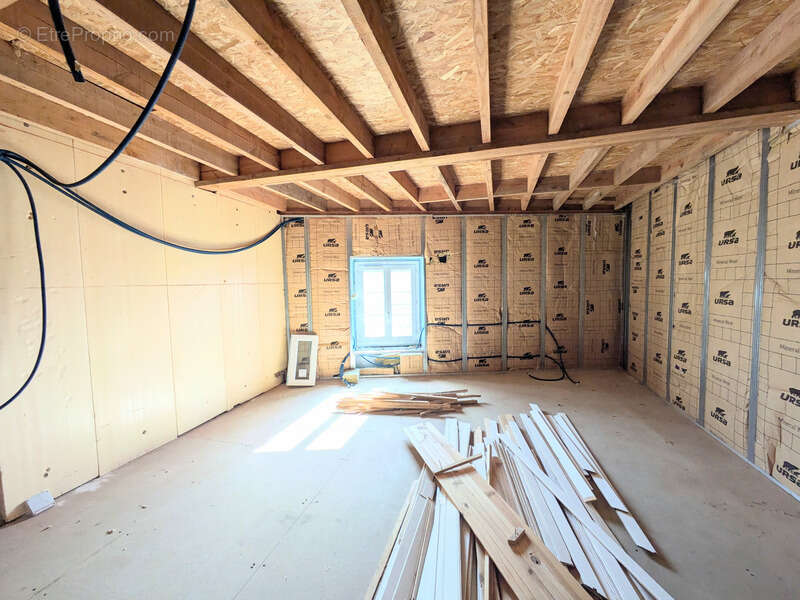 Maison de ville a cottance - 160 m² - salon et sejour - 4 chambres - exterieur - puits - photo 8