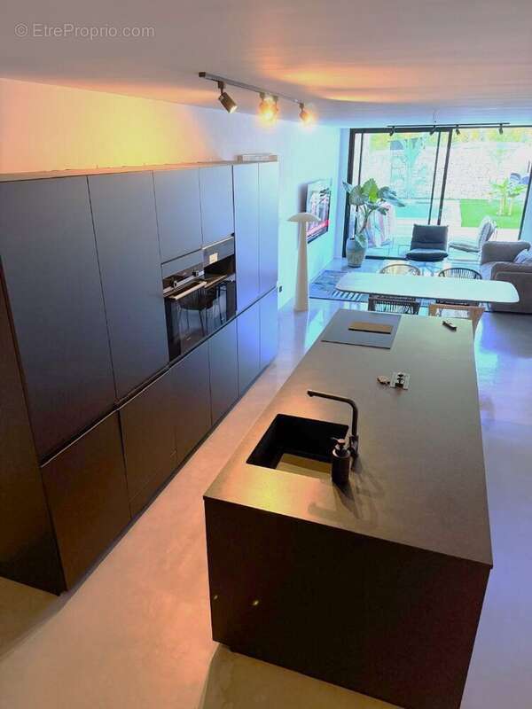 Superbe maison de caractère neuve à 20 minutes d'Uzès Vue panoramique, piscine et cadre de vie exceptionnel ! - photo 7