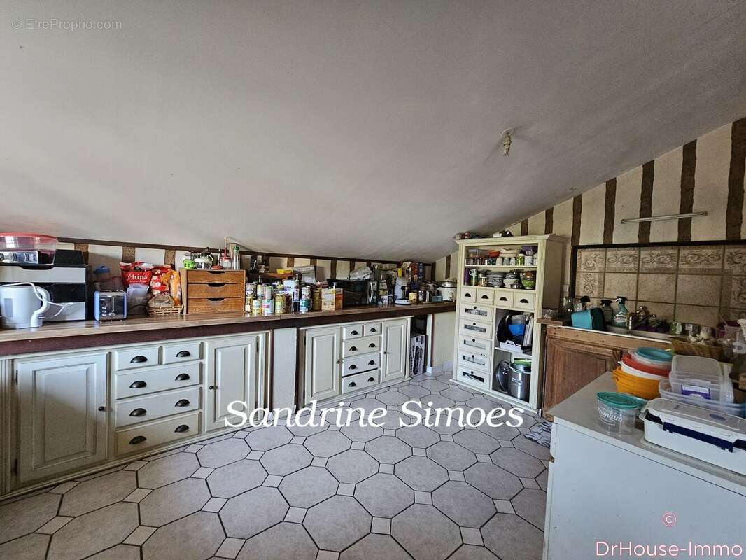 Commerce à MONTMORILLON