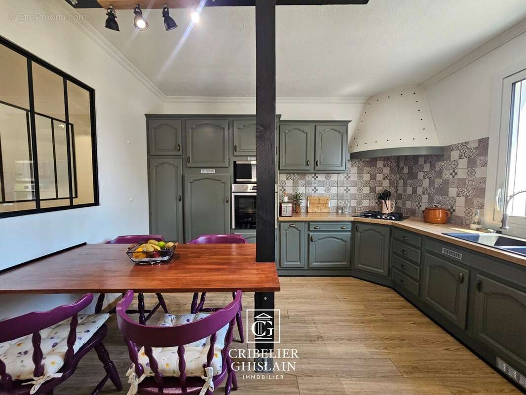 Maison familiale rénovée 240 m² – 10 pièces – 4 chambres – Essarts-en-Bocage (85) - photo 3