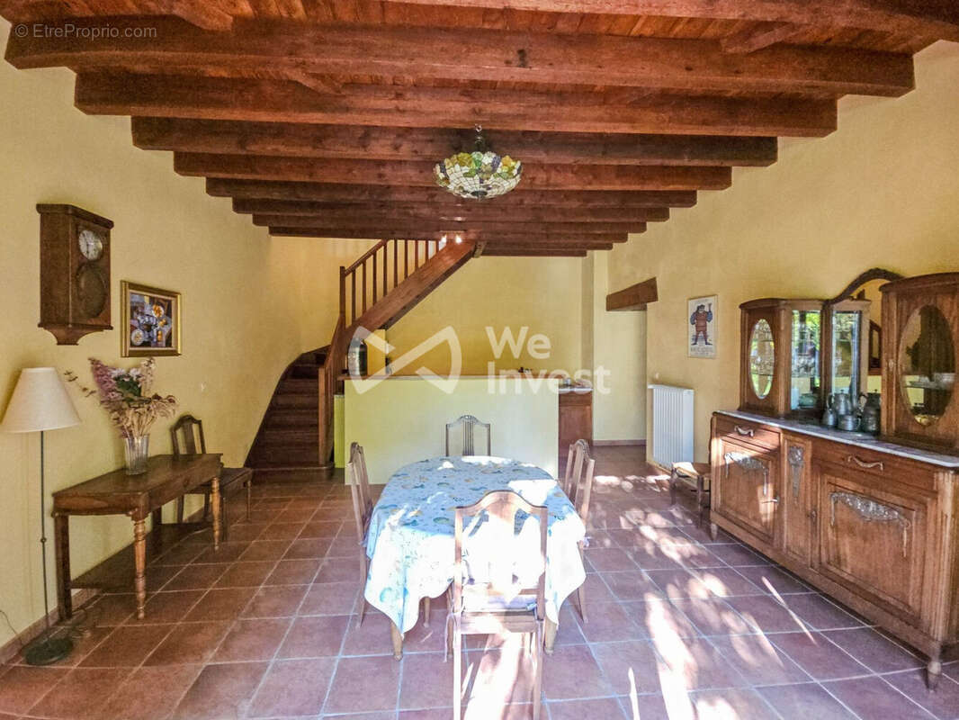 Maison à FAYE-LA-VINEUSE