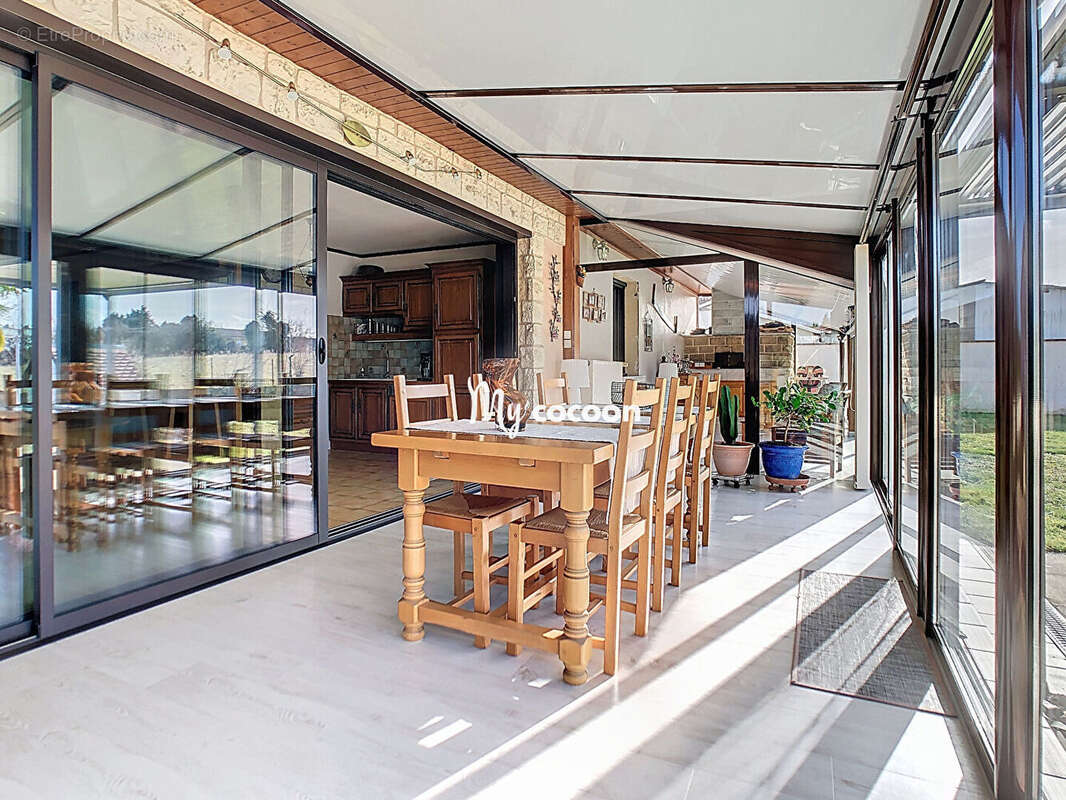 Maison - T5 - 141 m² - photo 8