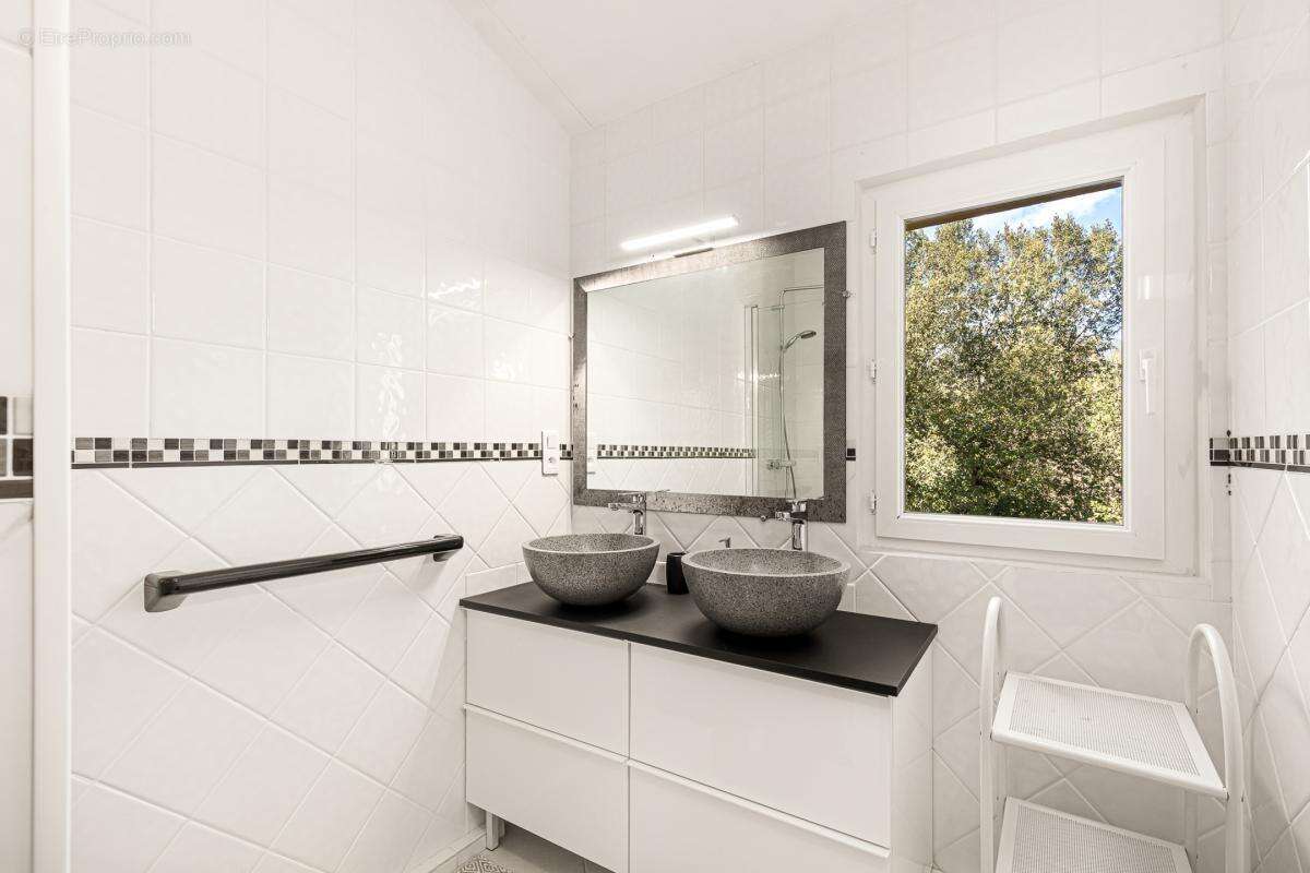 Maison à ROQUEFORT-LES-PINS