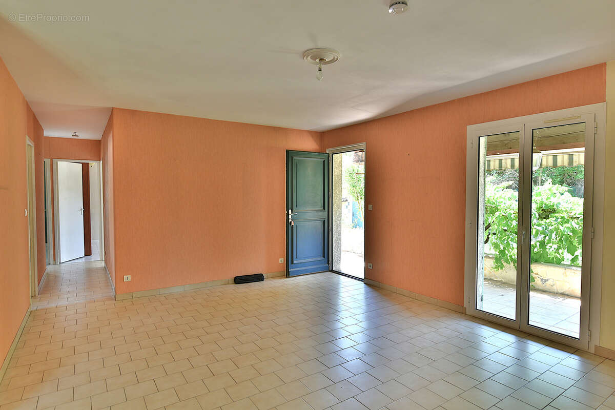 Villa plain pied sur terrain de 638m2 - photo 3