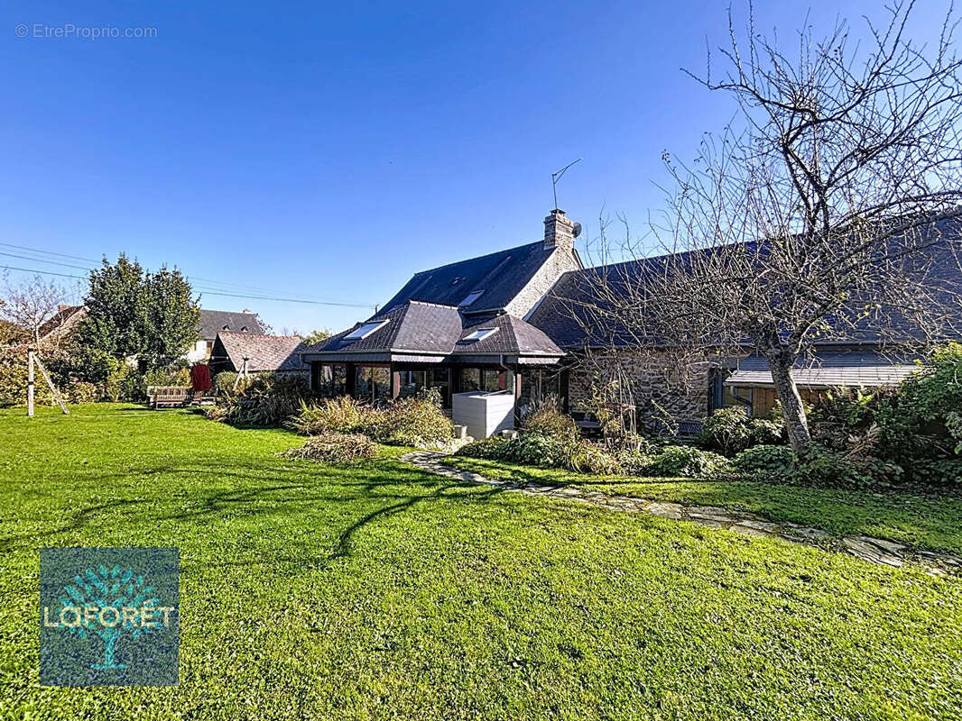 Maison à SAINT-GERMAIN-EN-COGLES