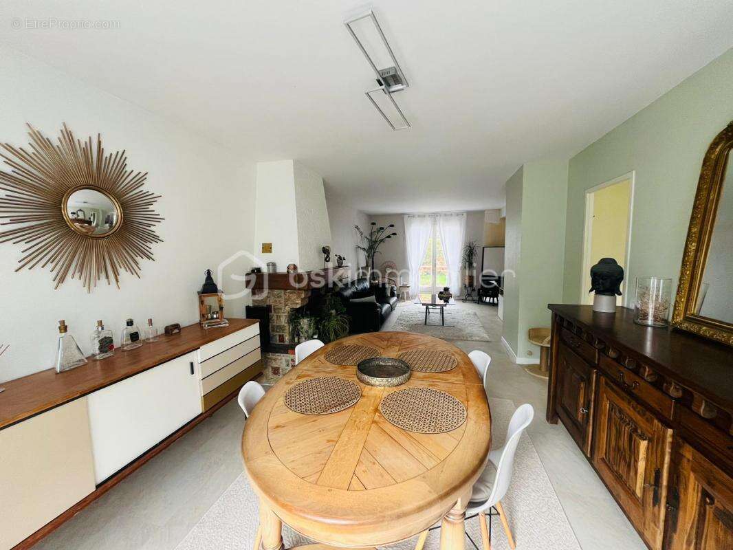 Maison à LES ESSARTS-LE-ROI