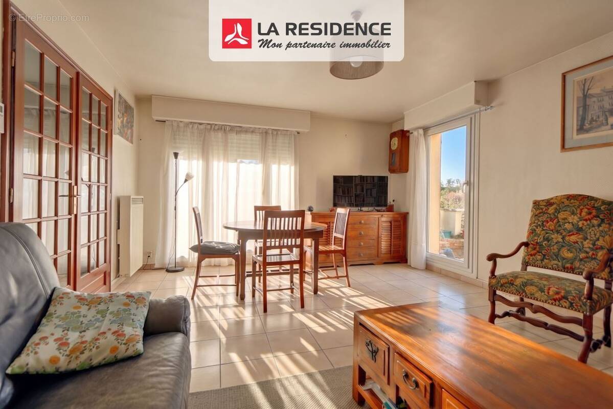 Appartement 93 m² à Beauchamp  - photo 1