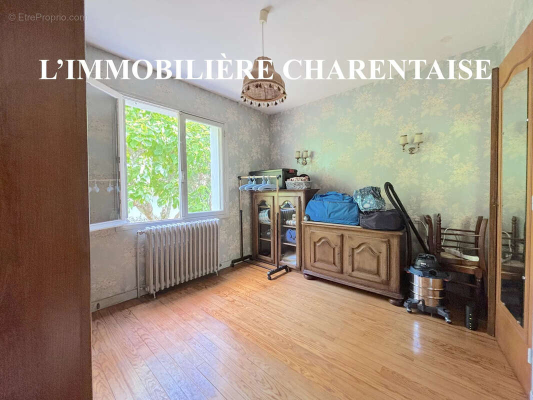 Maison à L&#039;EGUILLE