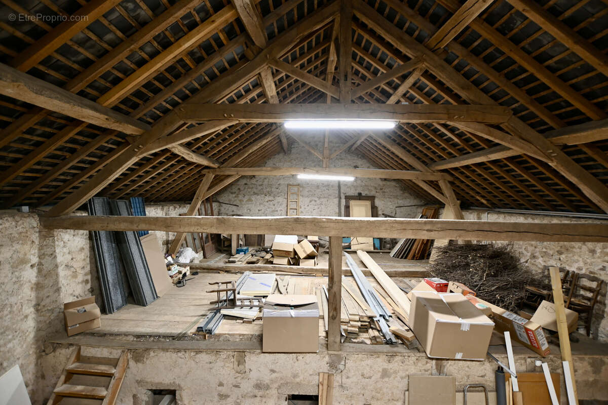 Maison à DUN-LES-PLACES