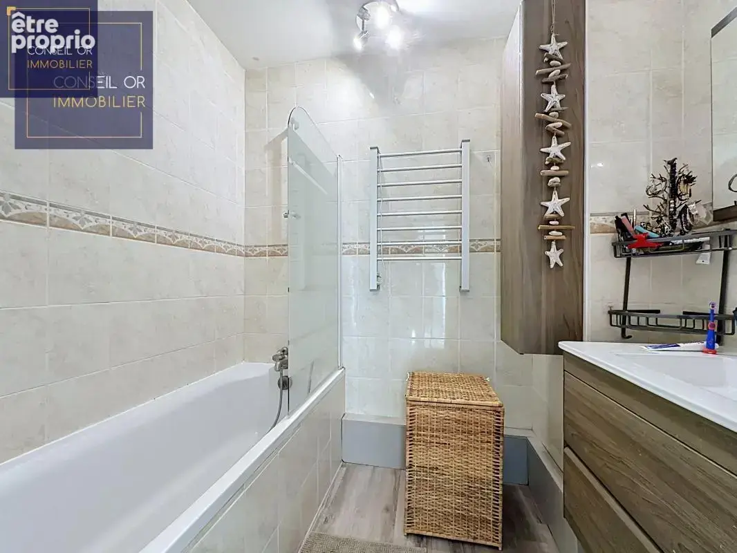 Appartement Oullins T5 - 4 chambres - Balcons - Place de parking et cave - photo 9