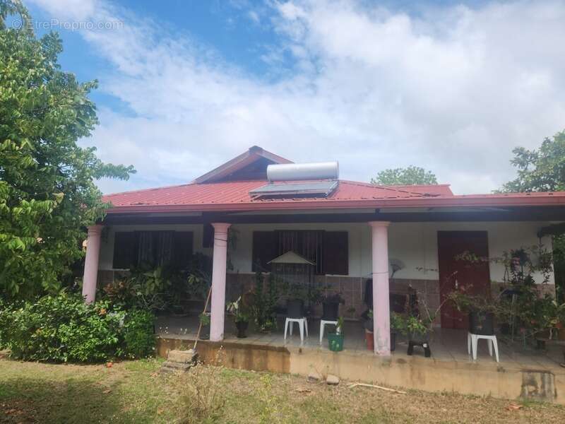 Maison à REMIRE-MONTJOLY